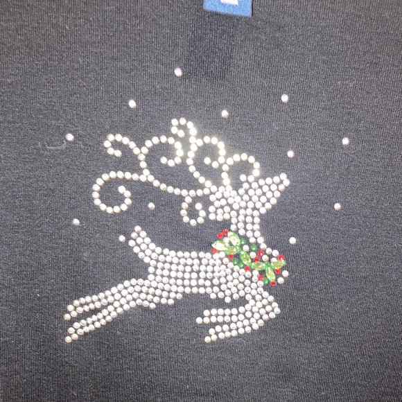 Karen Scott NWT Petite Black Cotton Blend Top with Reindeer - Picture 3 of 5